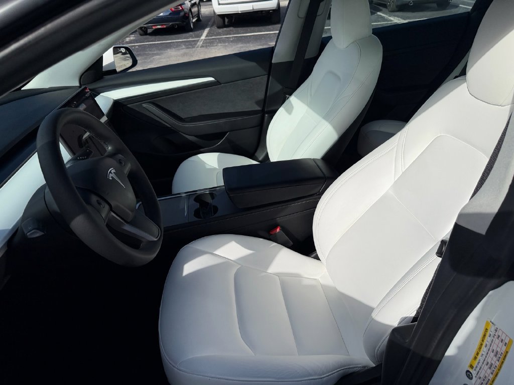 Used 2023 Tesla Model 3 Standard Range RWD image 9