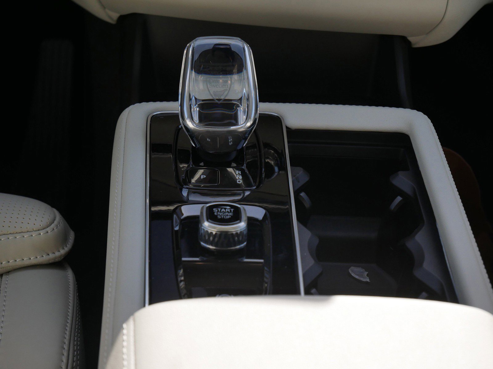 New 2026 Volvo XC90 T8 Ultra w/ Protection Package Premier image 9