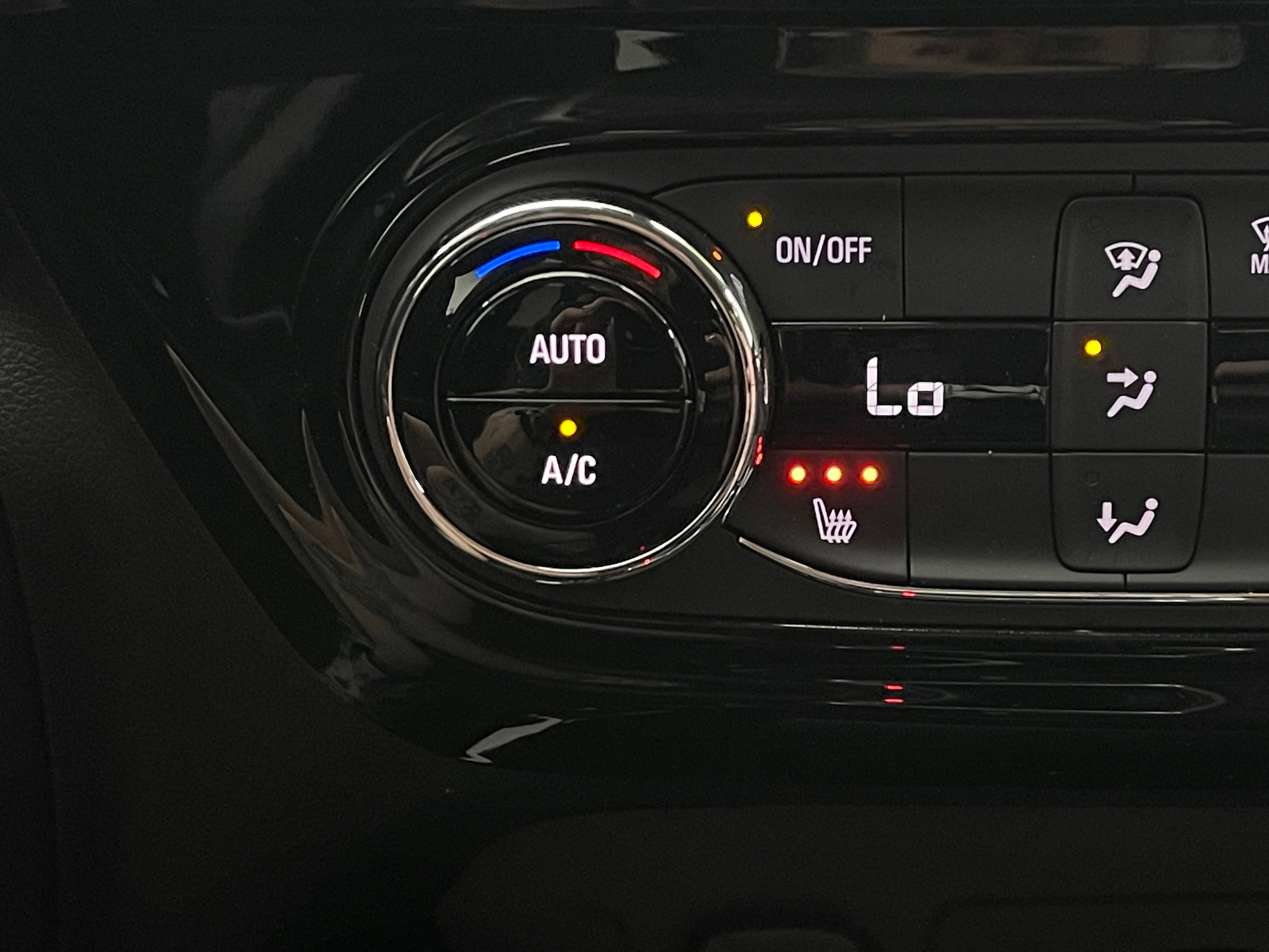 Used 2024 Chevrolet Trax ACTIV w/ Driver Confidence Package FWD image 5
