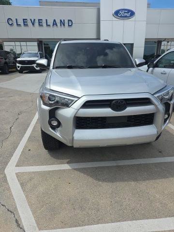 Used 2022 Toyota 4Runner SR5 AWD/4WD image 31