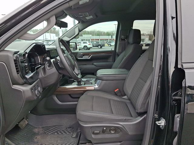 Used 2025 Chevrolet Silverado 1500 LT Trail Boss w/ Convenience Package II image 16