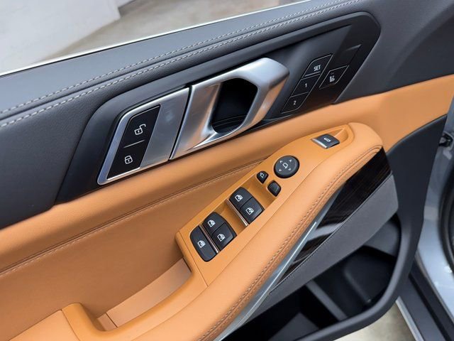 Used 2026 BMW X5 xDrive40i image 11