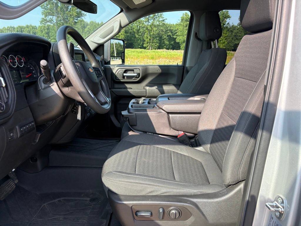 Used 2022 Chevrolet Silverado 2500 Custom w/ Custom Convenience Package AWD/4WD image 12