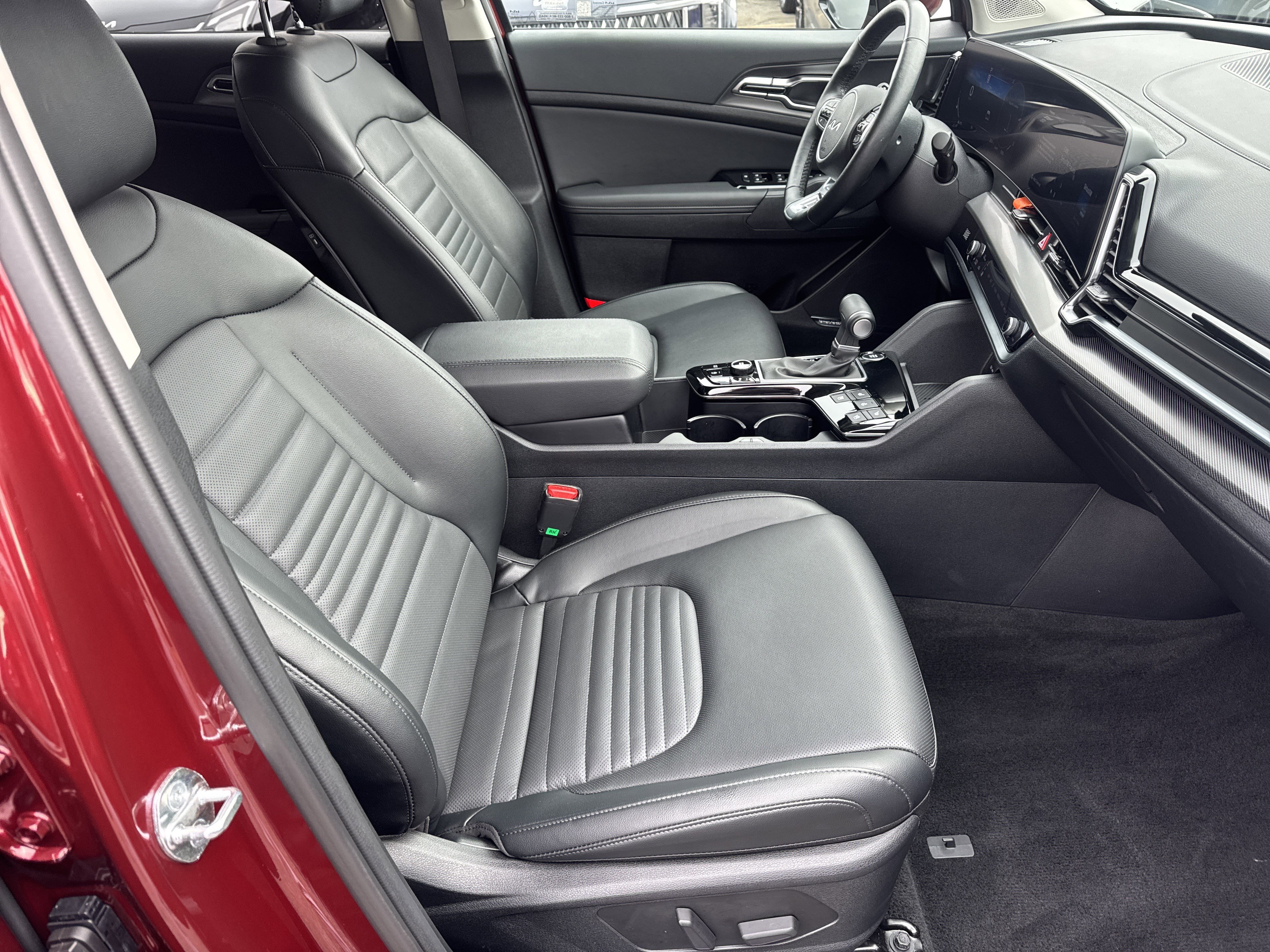 Certified 2025 Kia Sportage SX image 13