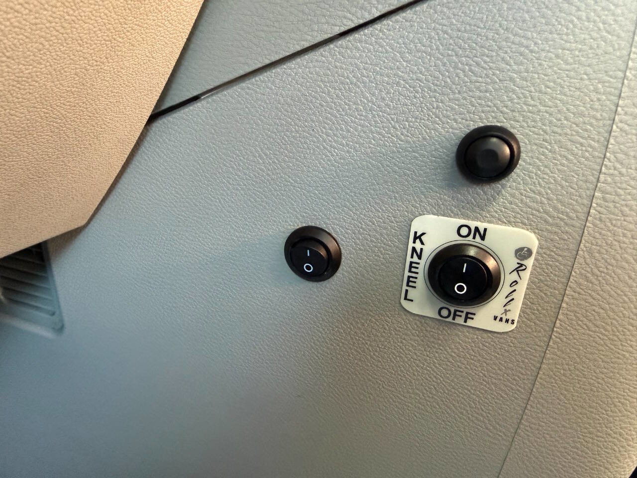 Used 2017 Dodge Grand Caravan SXT image 17