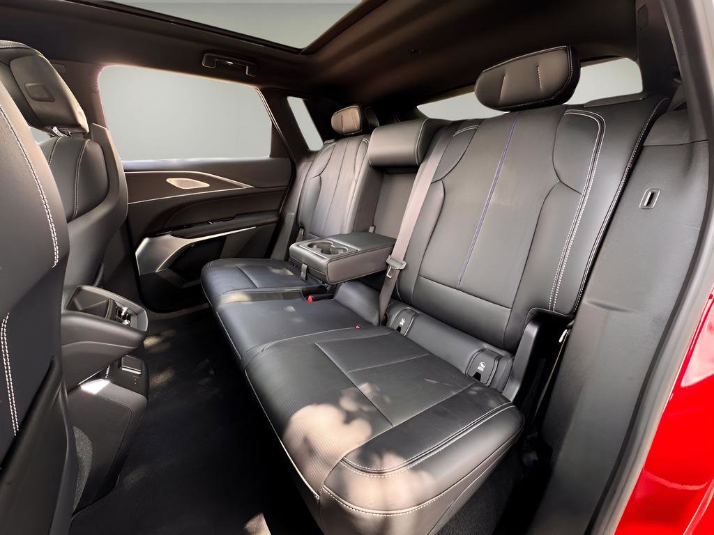 Used 2024 Cadillac Lyriq Luxury w/ LPO, Floor Liner Package RWD image 18