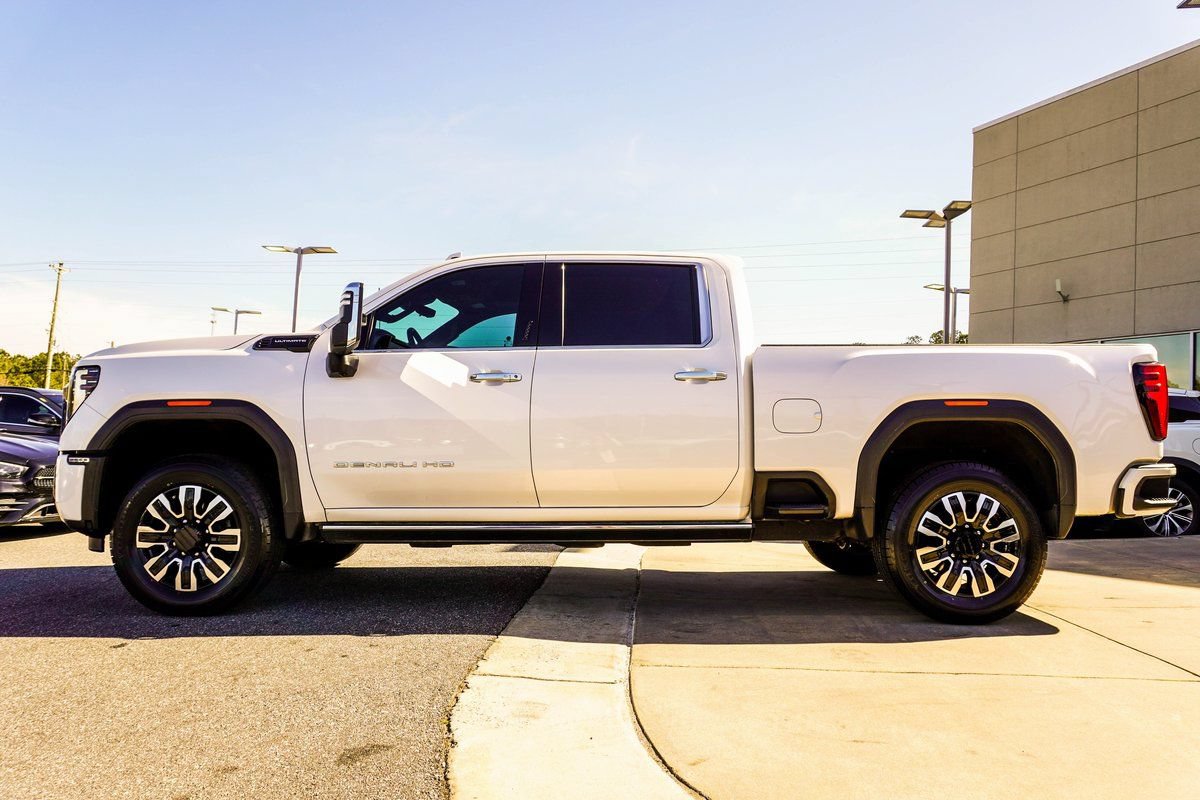 Used 2024 GMC Sierra 2500 Denali Ultimate AWD/4WD image 9