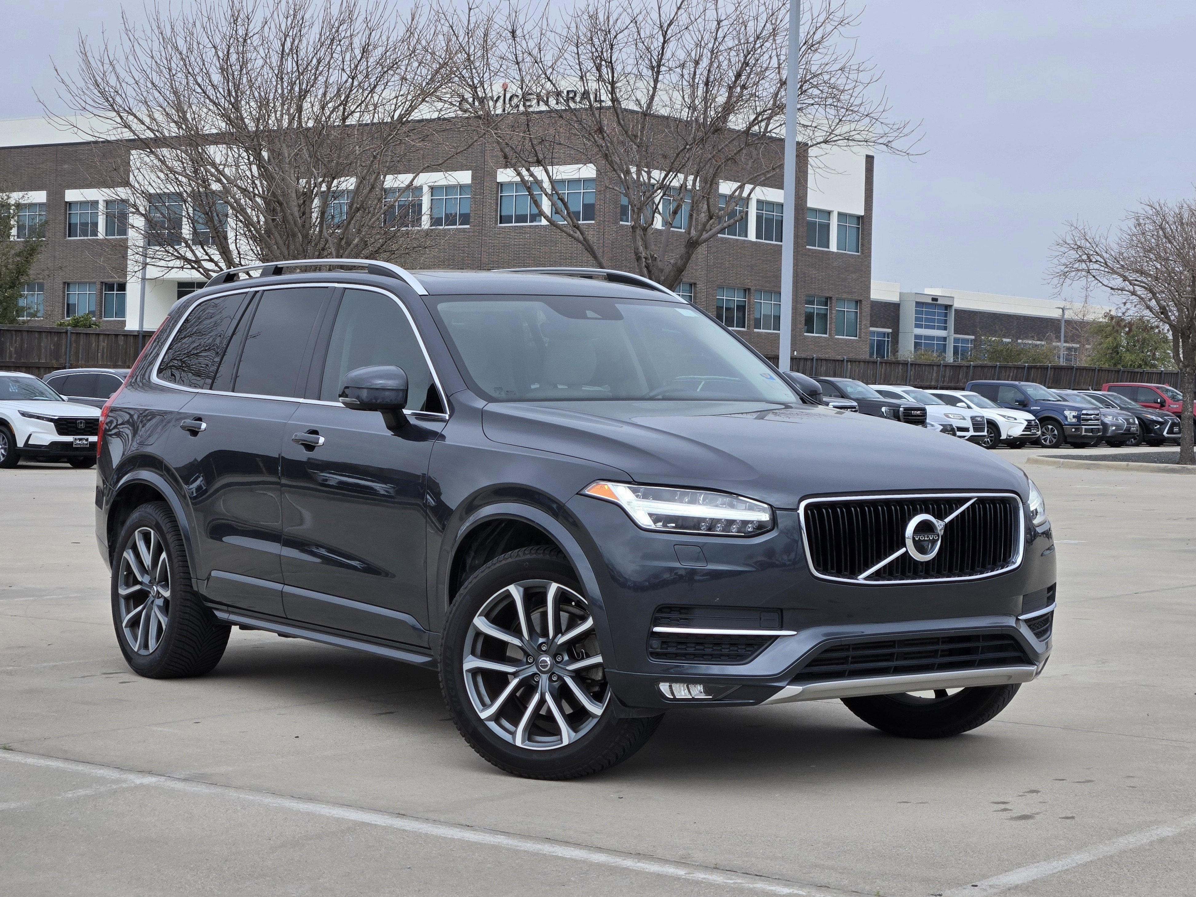 Used 2017 Volvo XC90 T6 Momentum w/ Vision Package