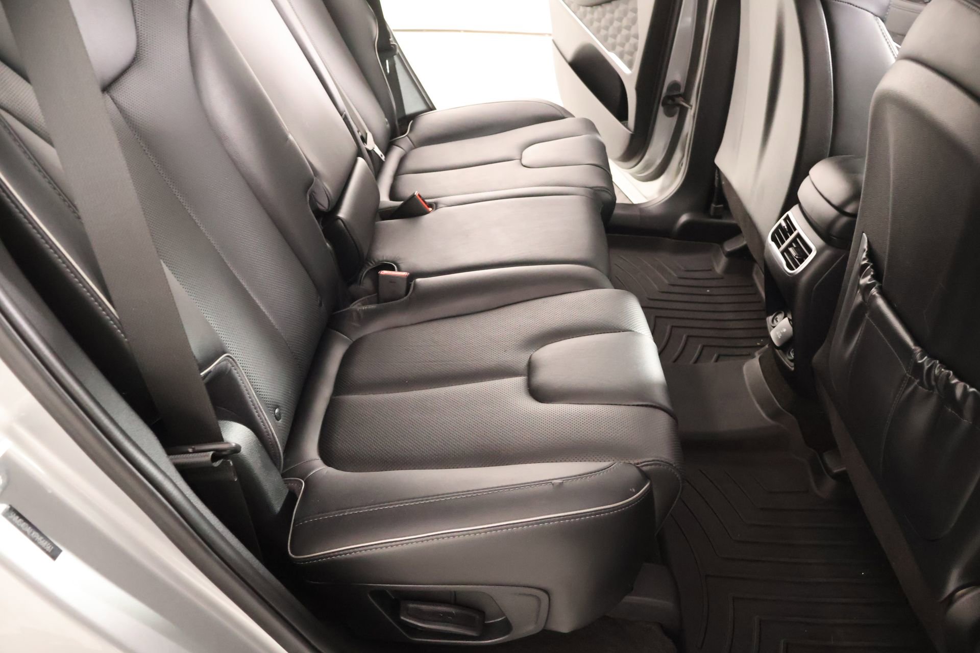 Used 2023 Hyundai Santa Fe Limited w/ Cargo Package AWD/4WD image 15