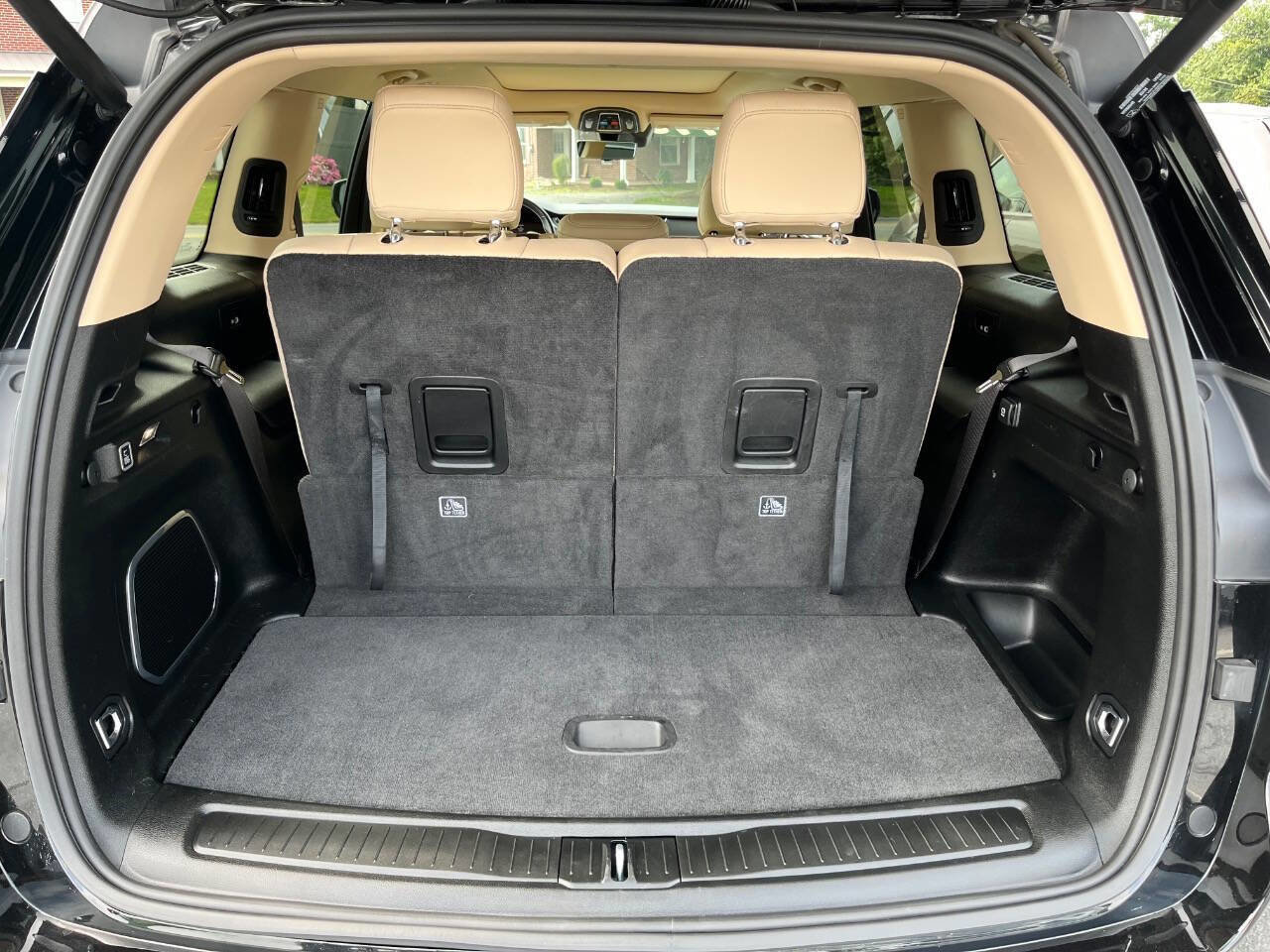 Used 2022 Jeep Grand Cherokee L Limited w/ Luxury Tech Group II image 17