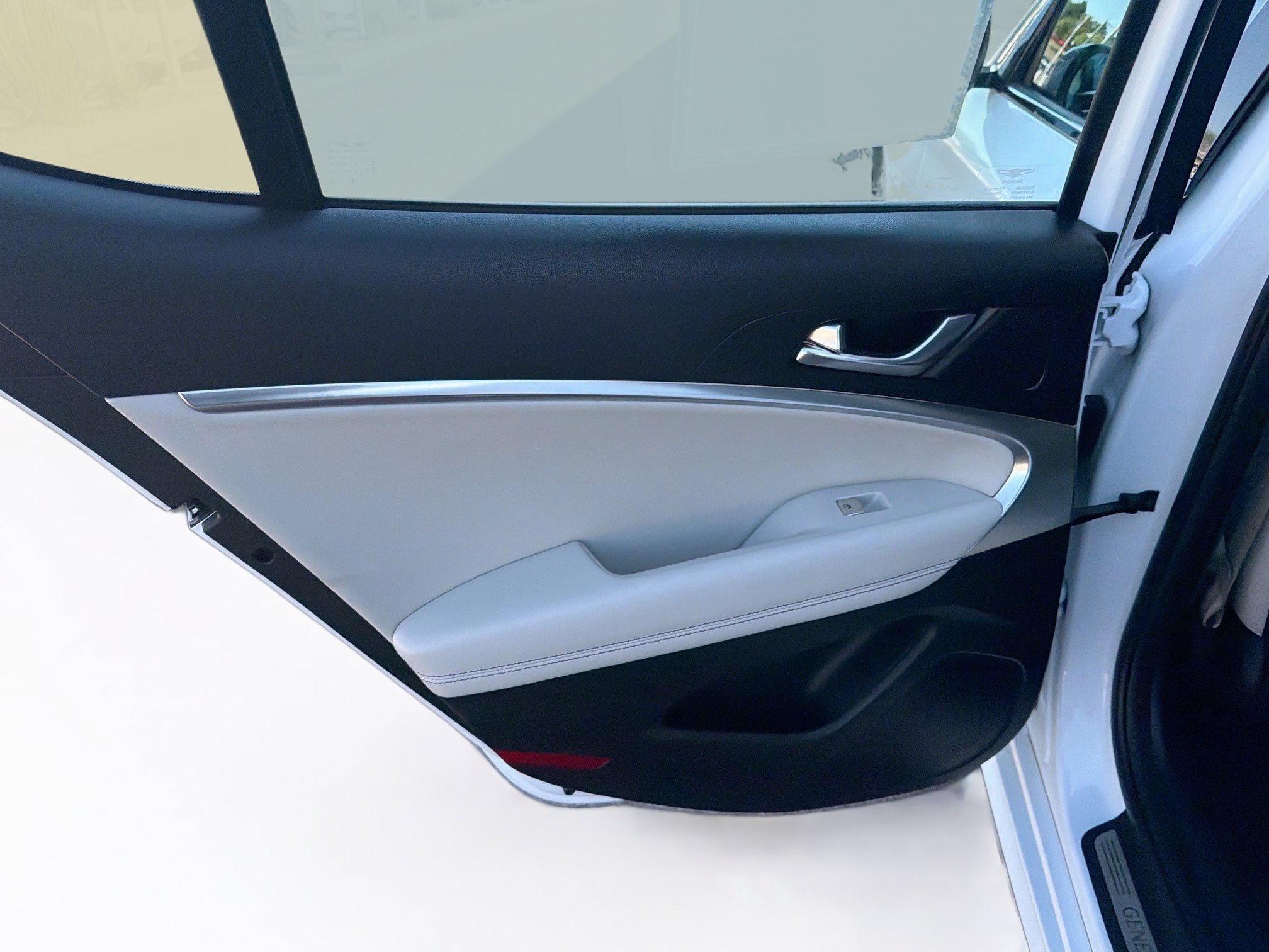 Used 2025 Genesis G70 2.5T AWD/4WD image 27