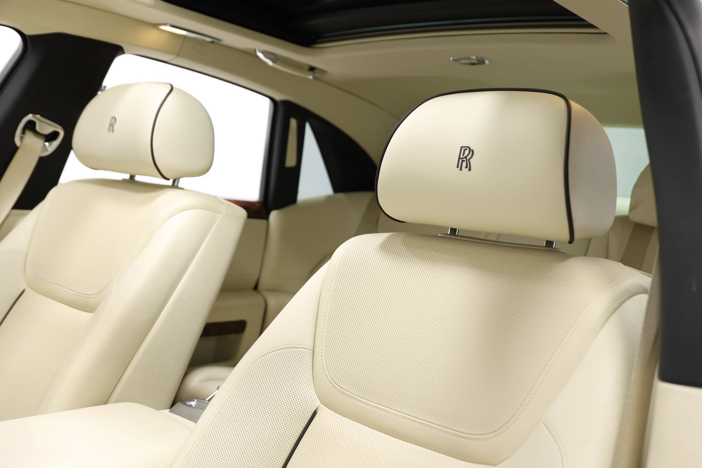 Used 2016 Rolls-Royce Ghost RWD image 19
