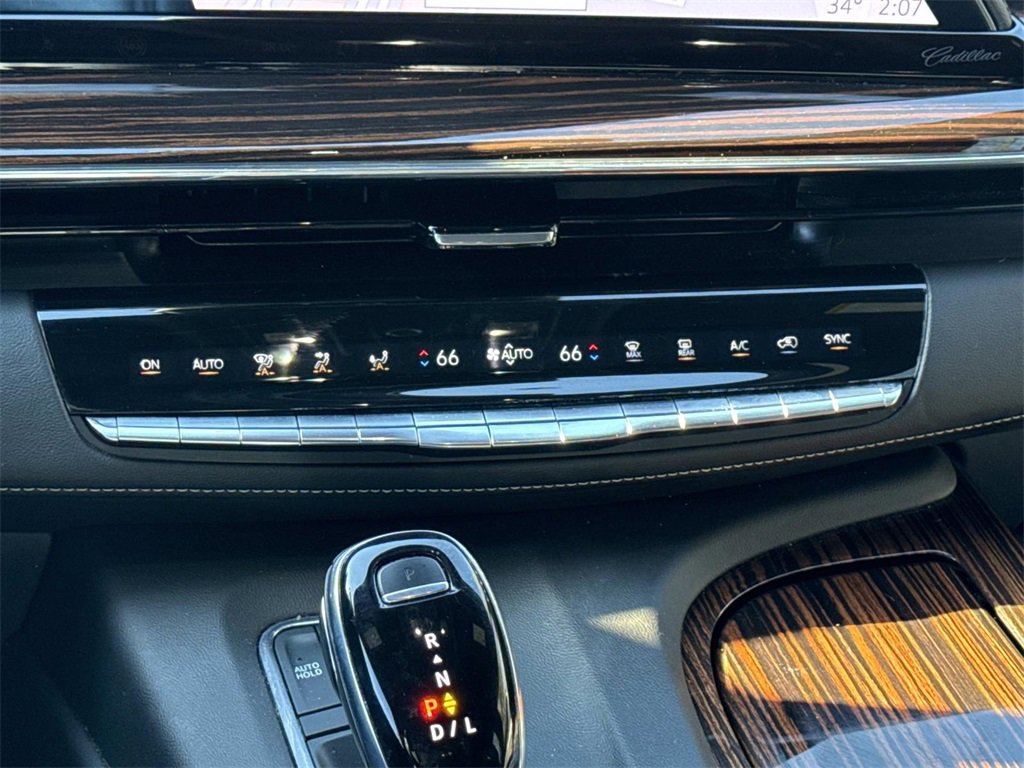 Used 2022 Cadillac Escalade Luxury image 23