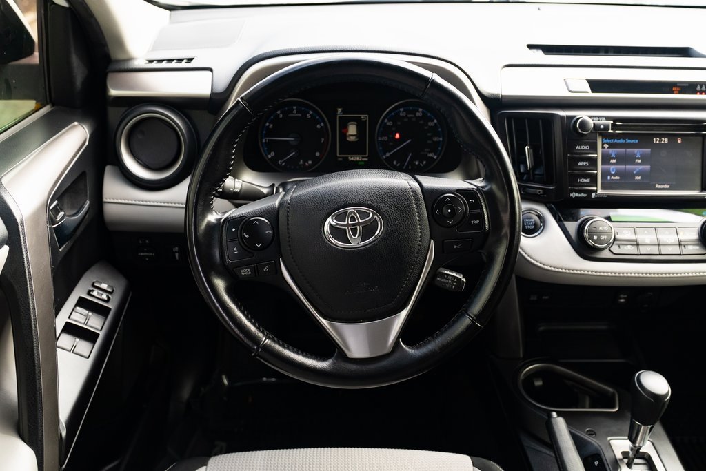 Used 2018 Toyota RAV4 XLE image 11