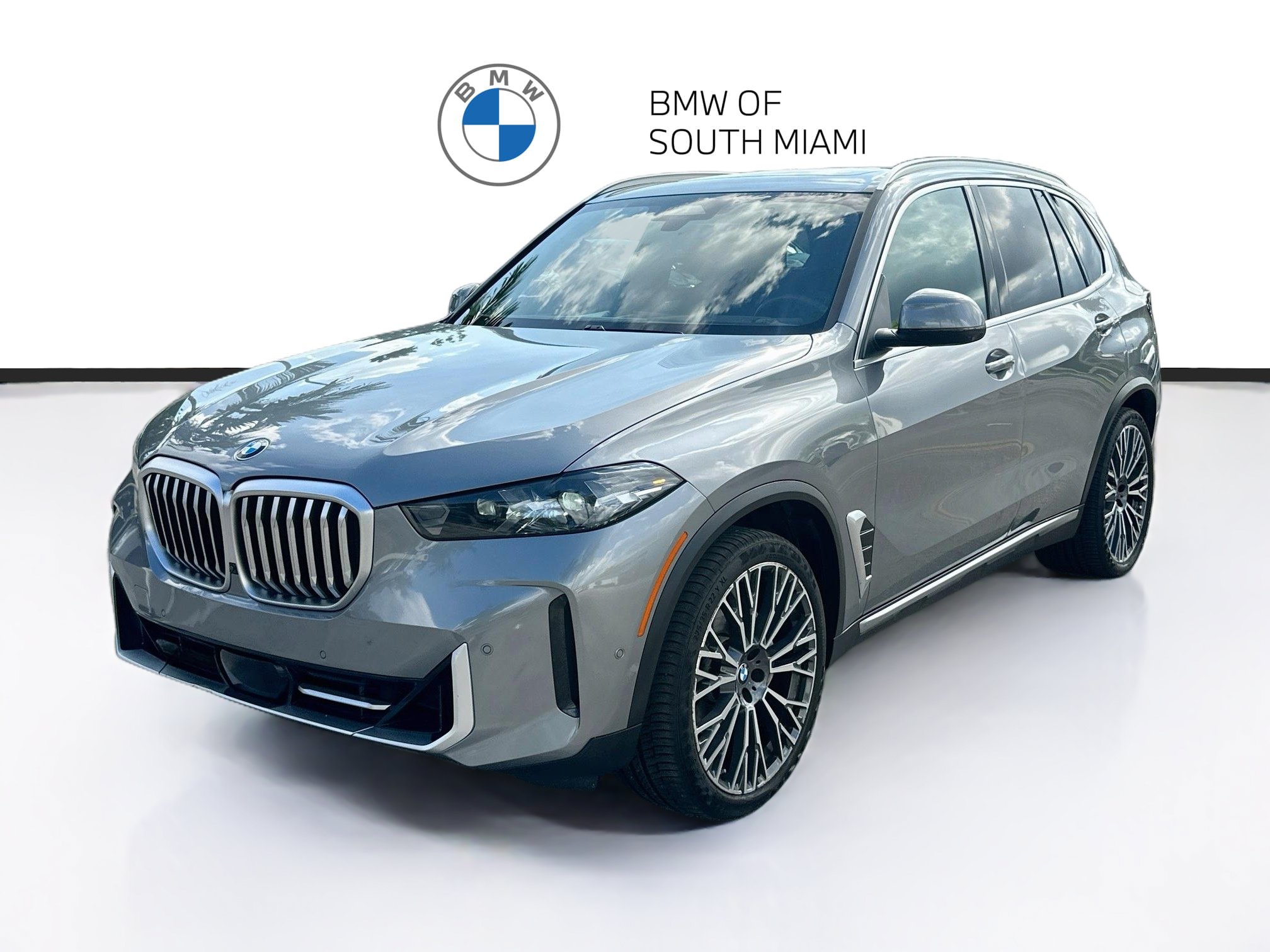 Certified 2024 BMW X5 xDrive40i w/ Parking Assistance Package AWD/4WD image 3
