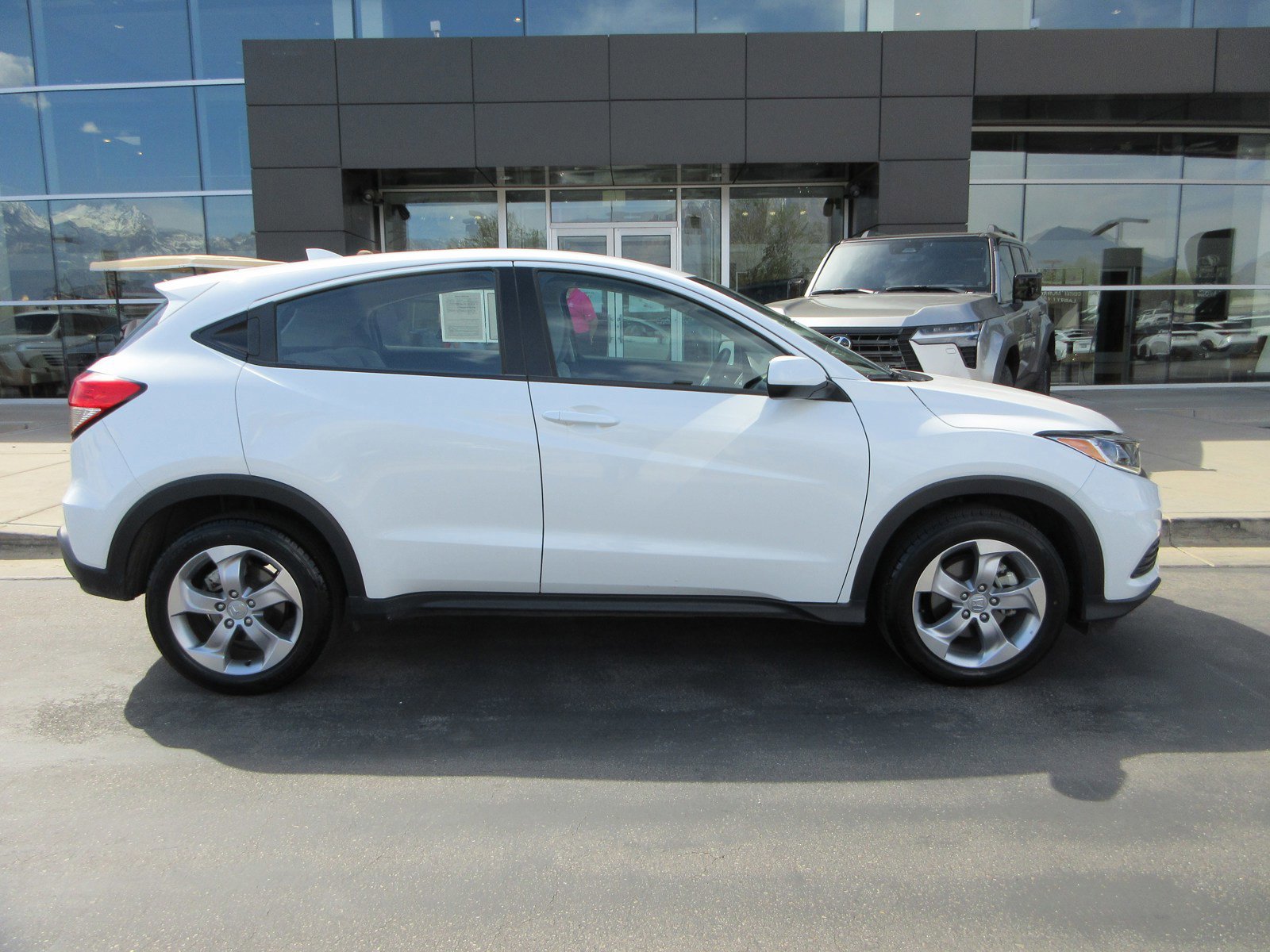Used 2021 Honda HR-V LX image 12