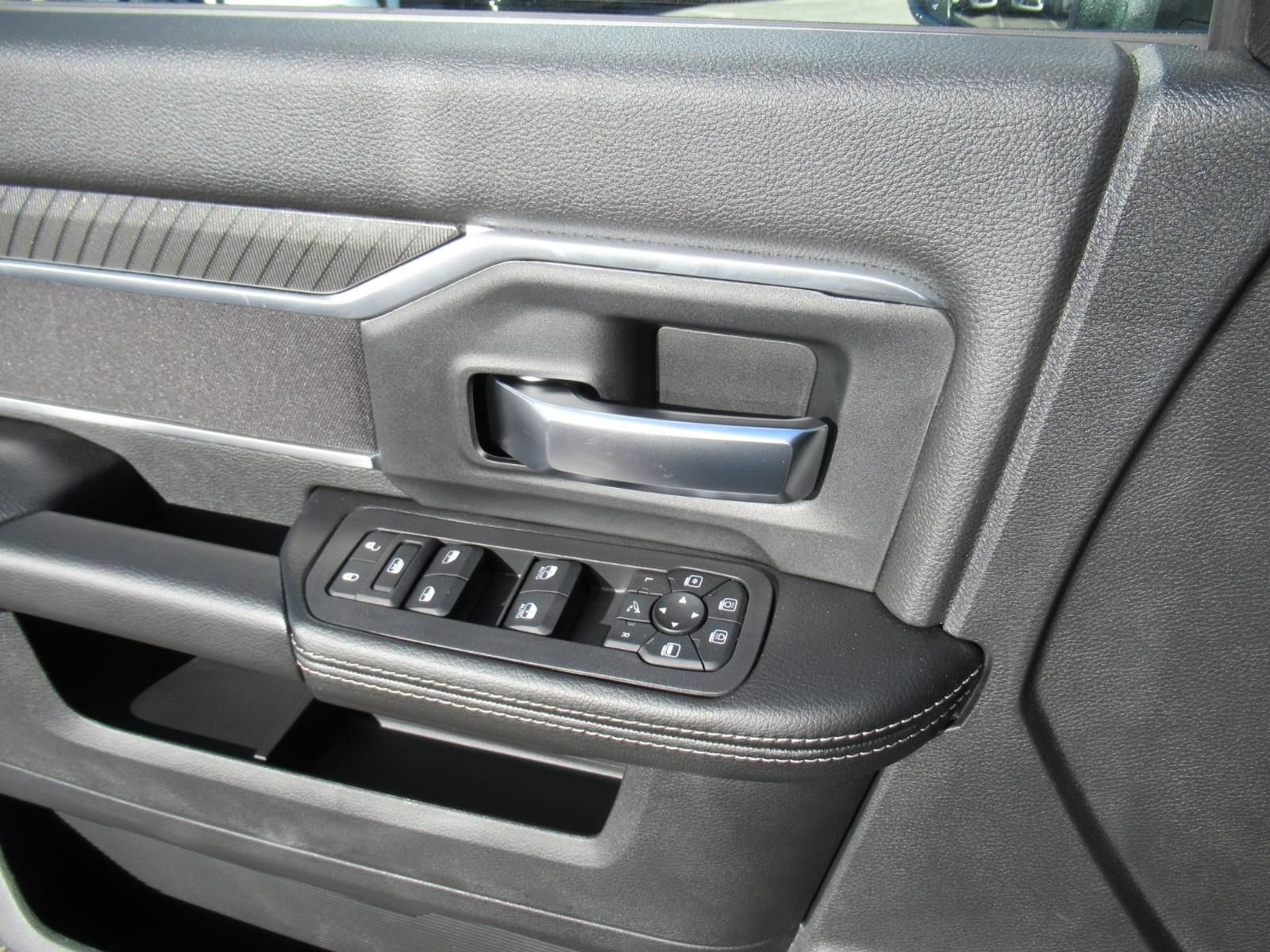 New 2026 RAM 3500 Big Horn AWD/4WD image 20