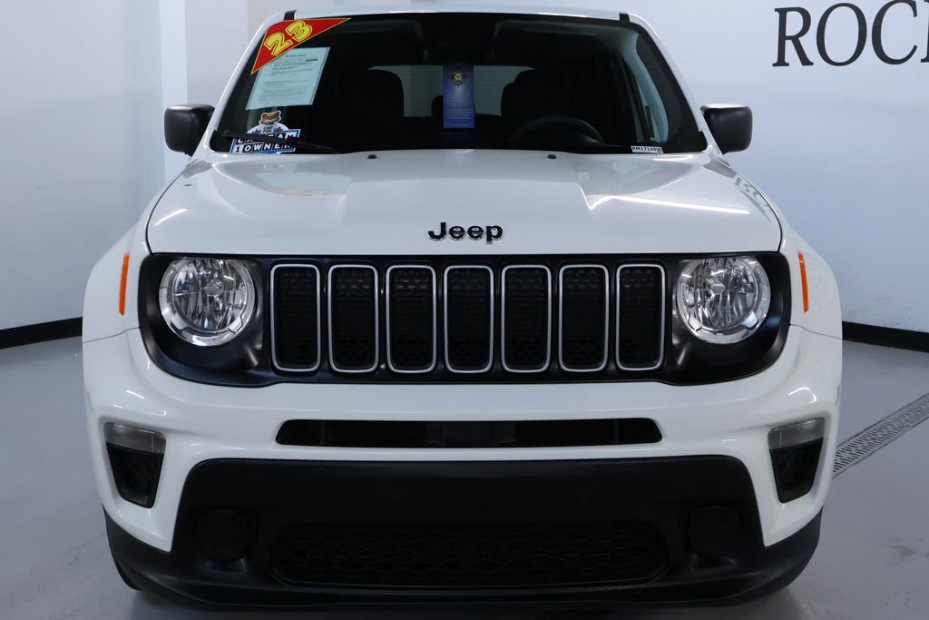 Used 2023 Jeep Renegade Latitude image 2