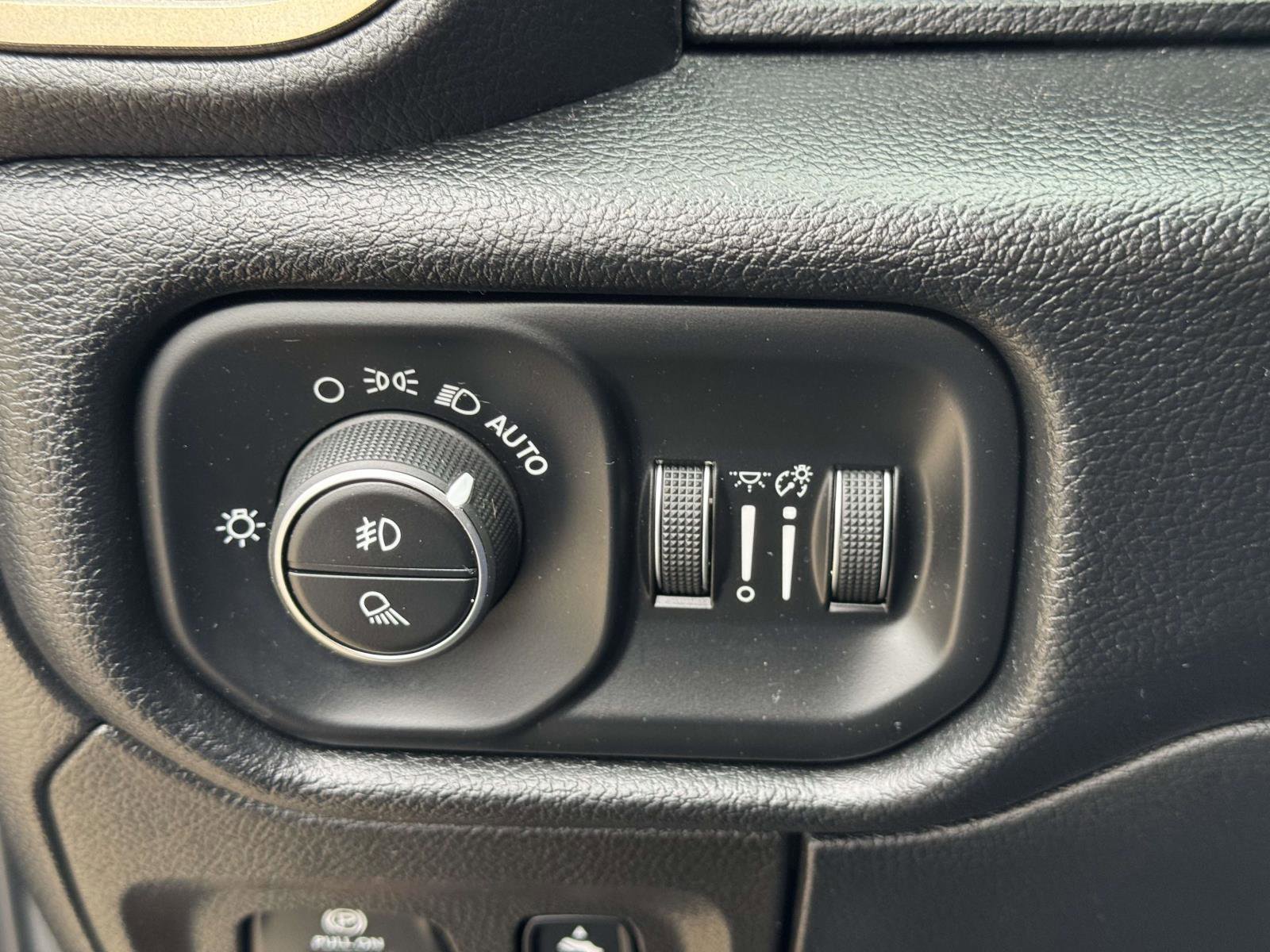 Used 2019 RAM 1500 Sport w/ Level 2 Equipment Group image 17