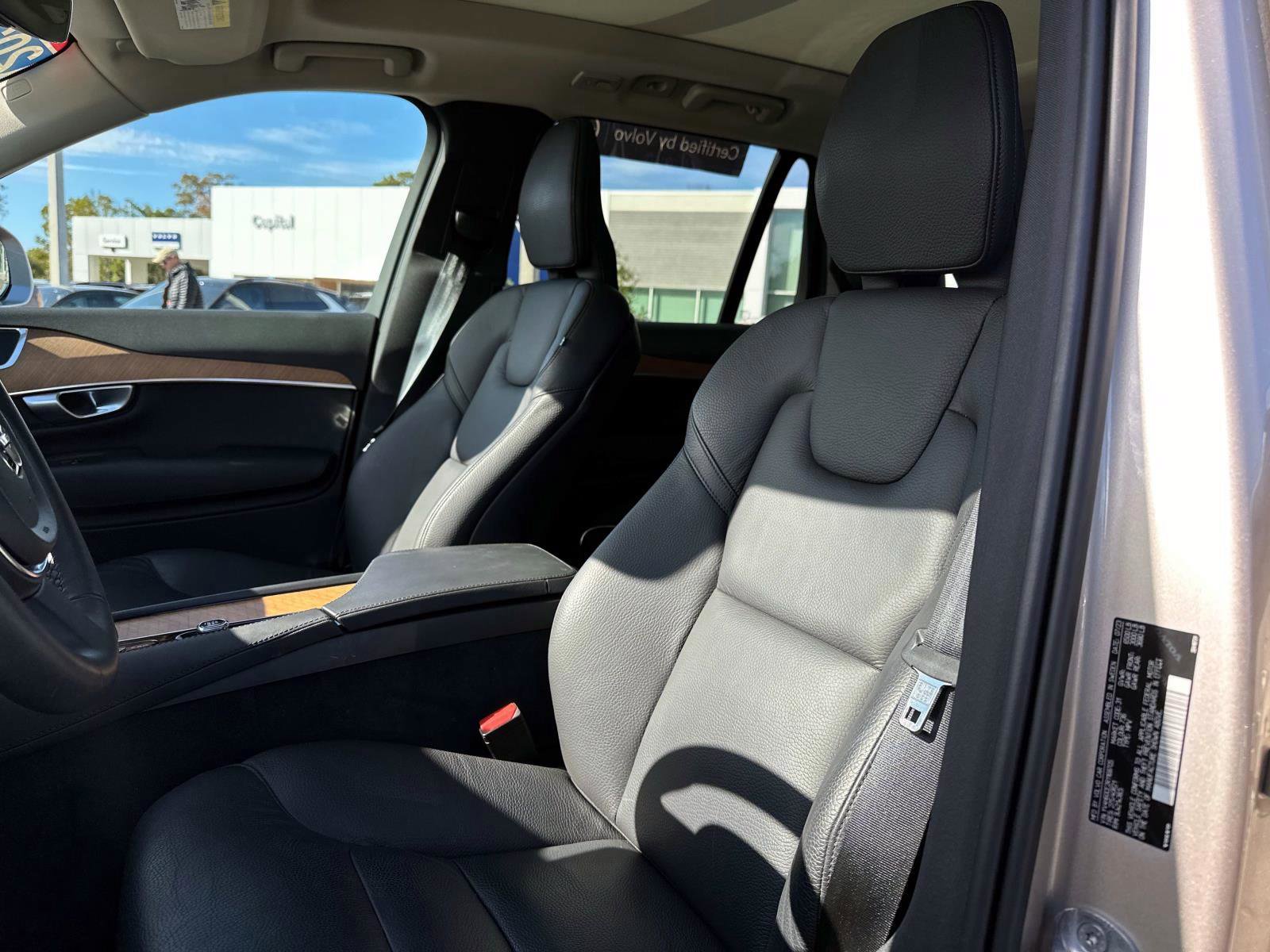 Certified 2024 Volvo XC90 T8 Plus w/ Protection Package Premier image 18