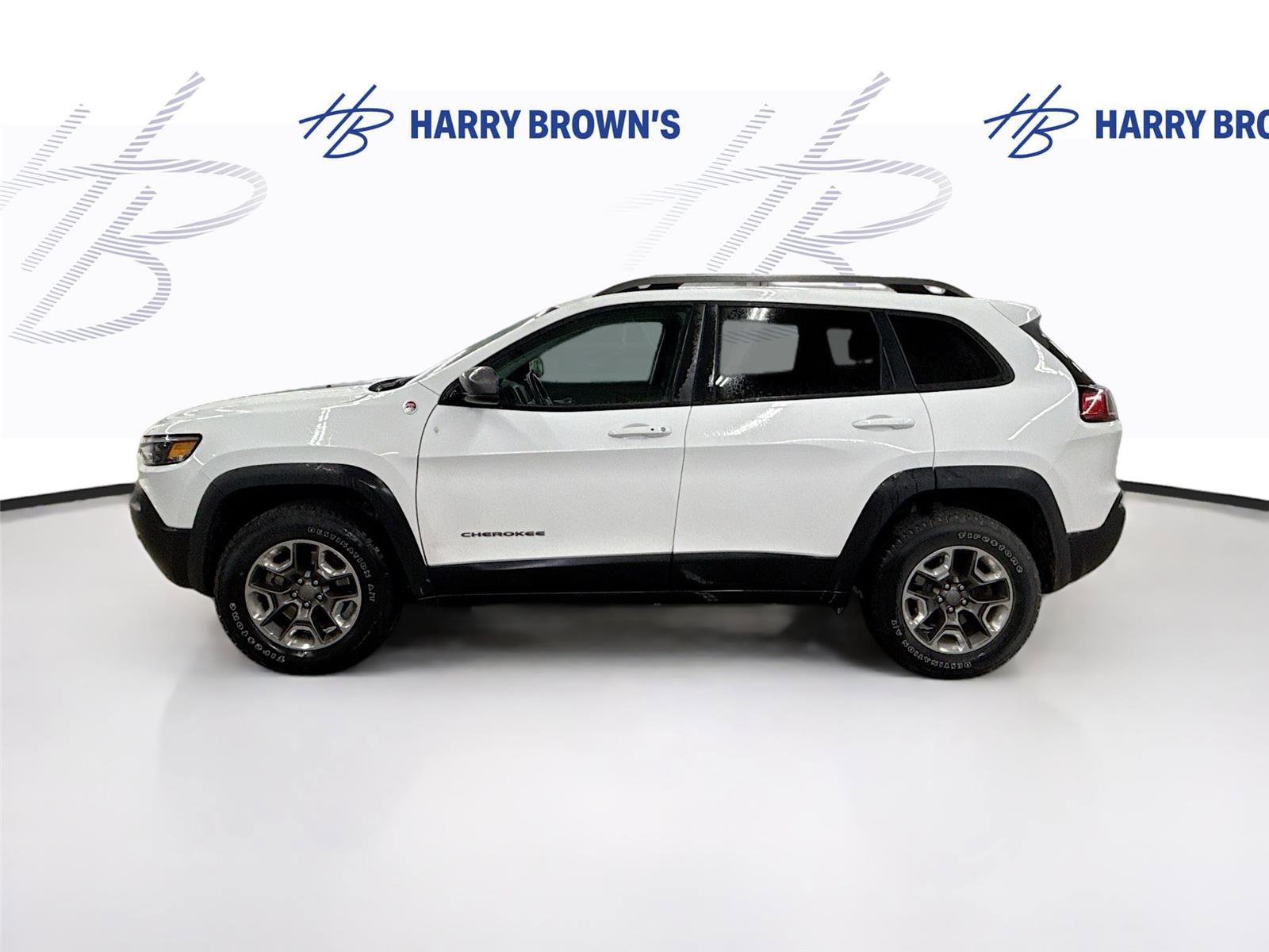 Used 2019 Jeep Cherokee Trailhawk w/ Cold Weather Group image 4