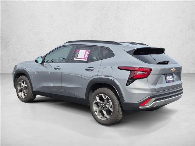 Used 2026 Chevrolet Trax LT FWD image 8