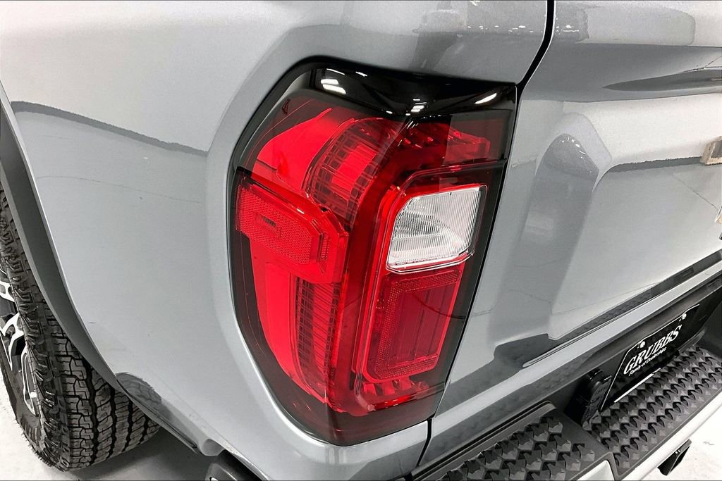 Used 2025 GMC Canyon AT4 w/ Technology Plus Package image 40