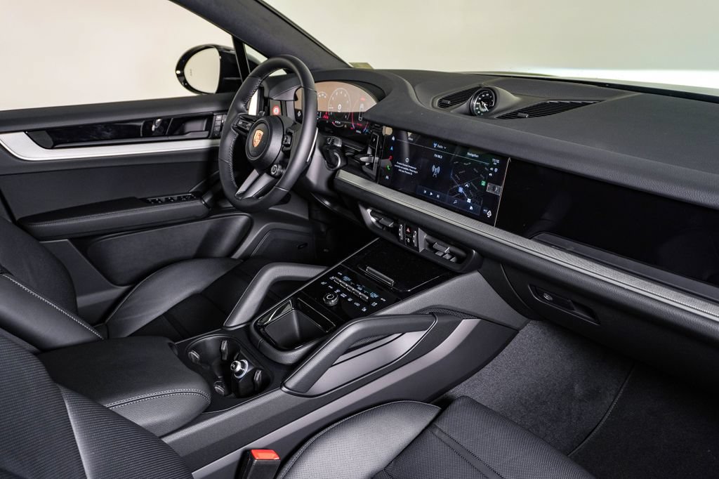 New 2026 Porsche Cayenne Coupe AWD/4WD image 14