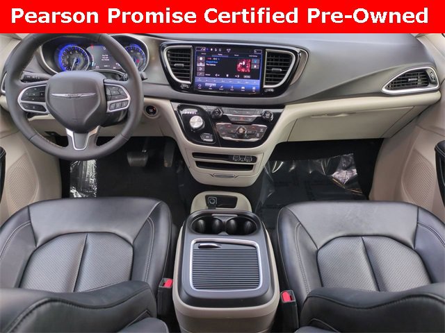 Used 2024 Chrysler Pacifica Touring-L image 15