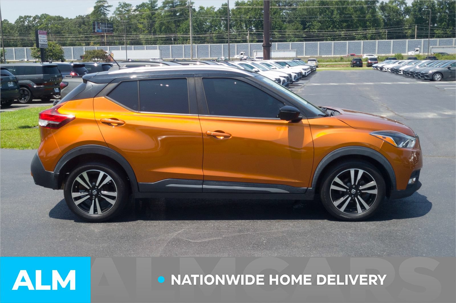 Used 2019 Nissan Kicks S FWD image 4
