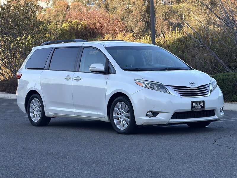 Used 2015 Toyota Sienna Limited Premium FWD image 8
