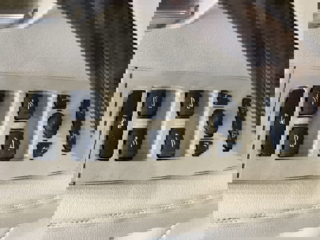 Used 2016 Volvo XC70 T5 Premier w/ Proximity Package image 16