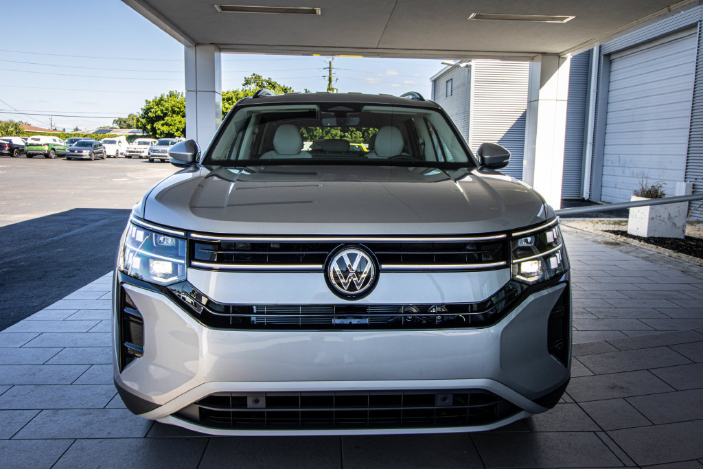 New 2027 Volkswagen Atlas SE FWD image 8