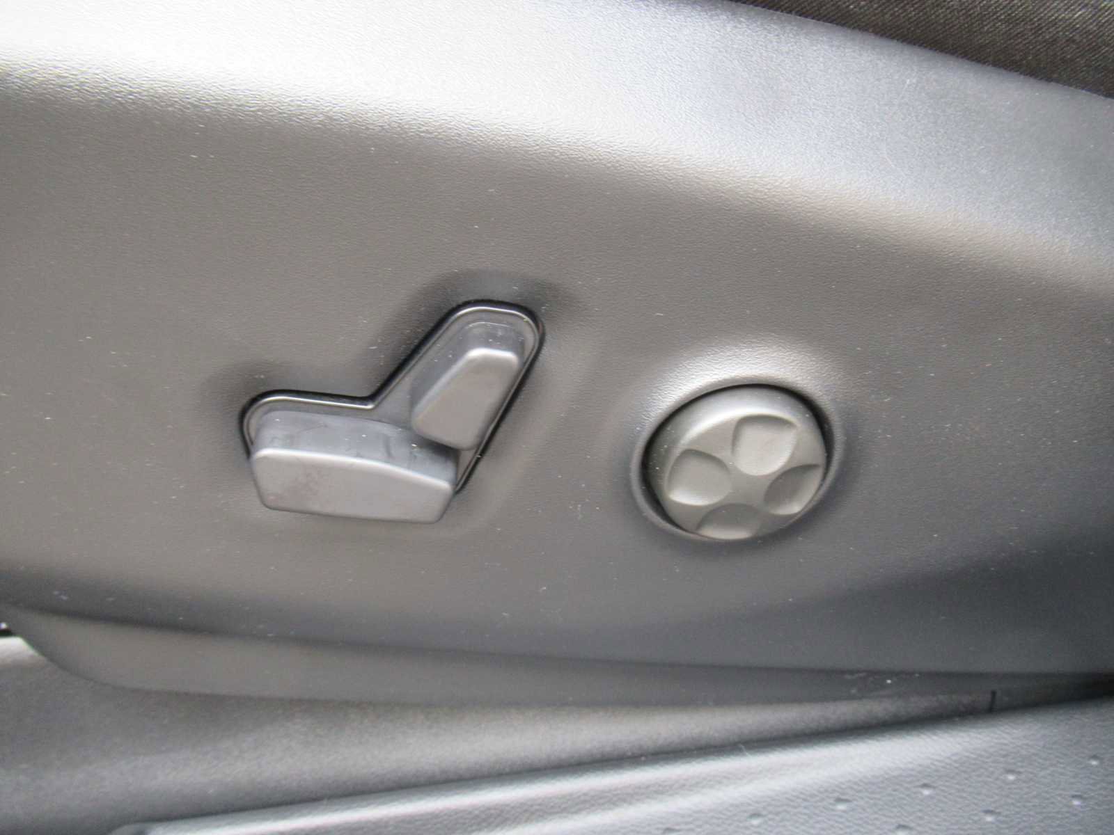 New 2026 Chrysler Voyager LX image 17