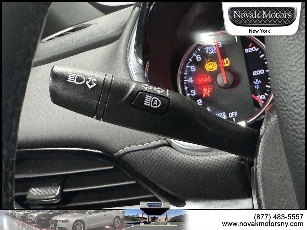 Used 2023 Chevrolet Traverse Premier image 12