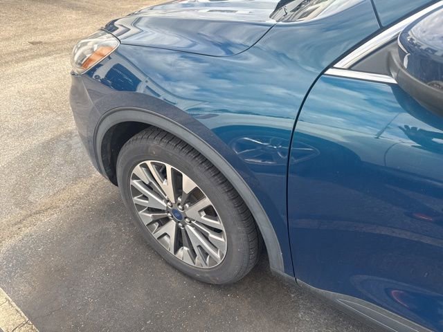 Used 2020 Ford Escape Titanium w/ Titanium Premium Package 2.0 image 8