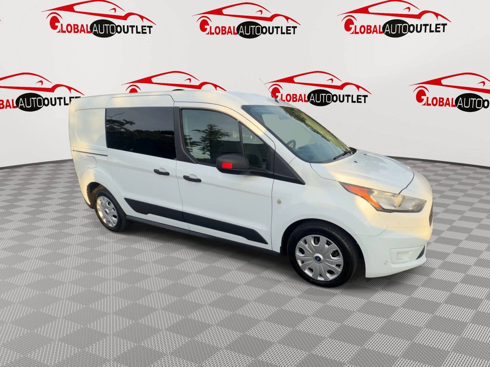 Used 2020 Ford Transit Connect XLT FWD image 2