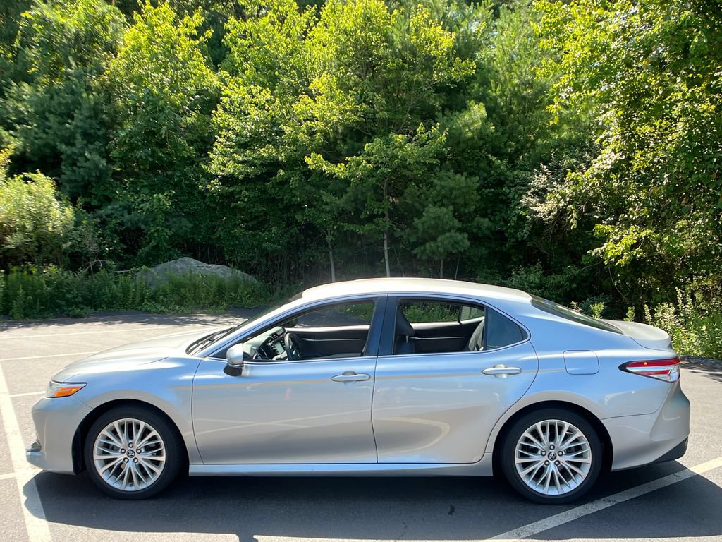 Used 2018 Toyota Camry XLE FWD image 27