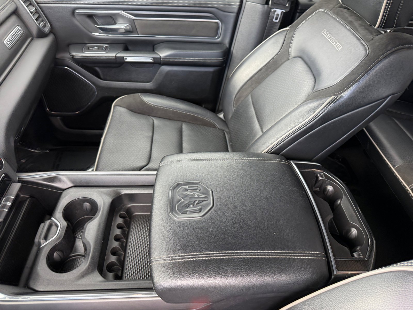 Used 2024 RAM 1500 Laramie image 14