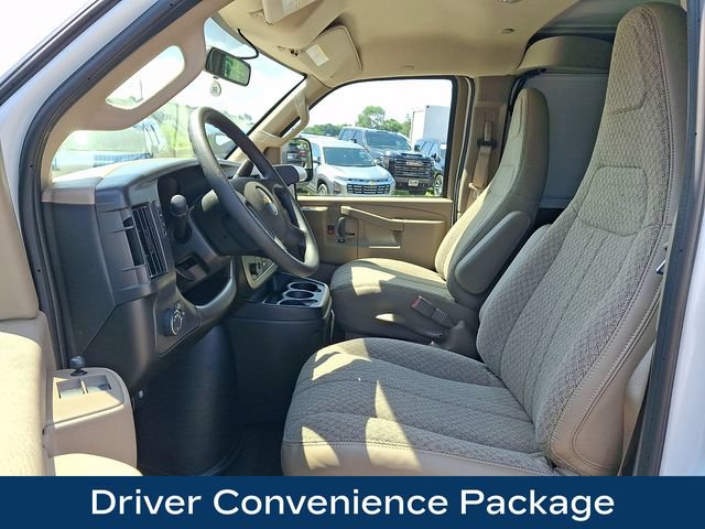 Used 2026 Chevrolet Express 3500 w/ Driver Convenience Package RWD image 2