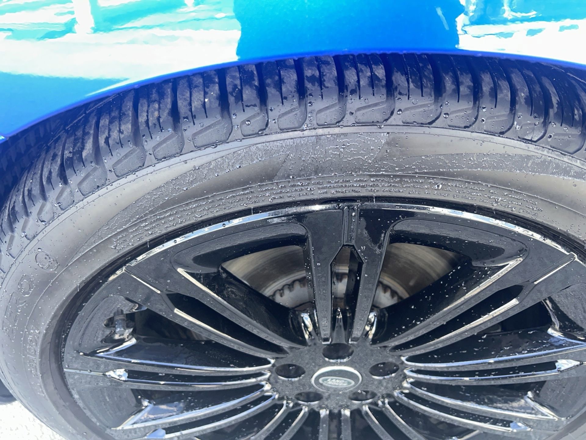 Used 2024 Land Rover Range Rover SE image 5