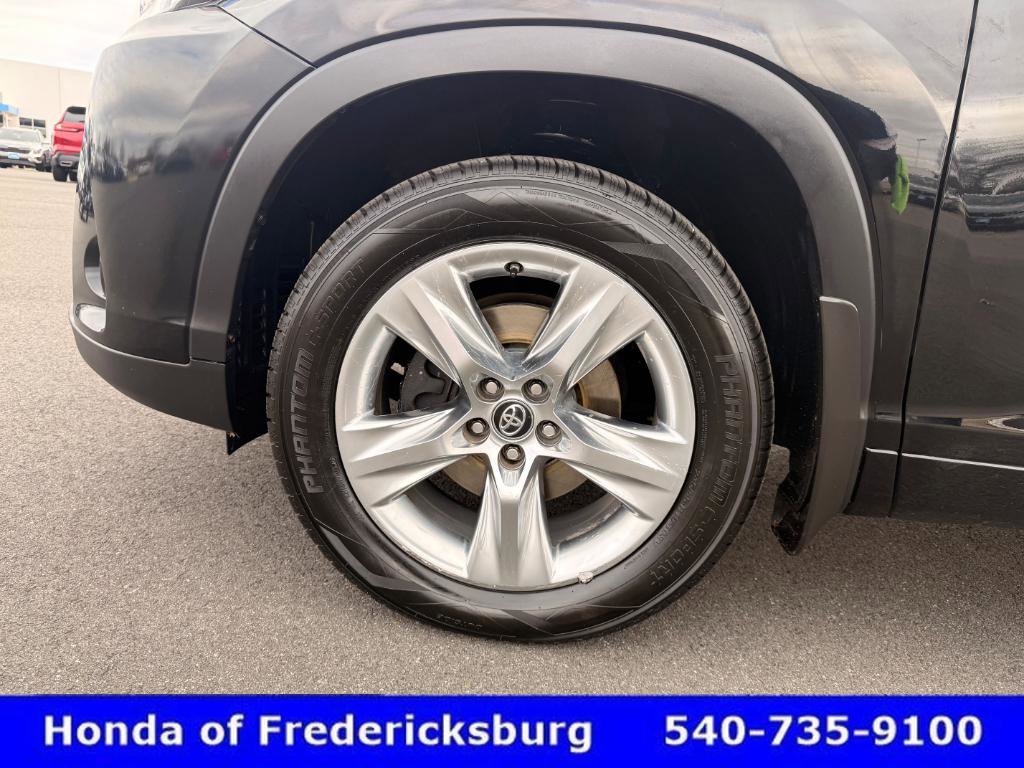 Used 2017 Toyota Highlander Limited image 11