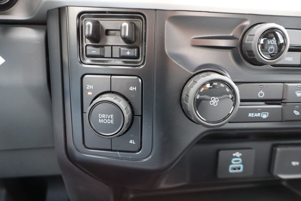 New 2026 Ford F550 4x4 Supercab Super Duty image 31