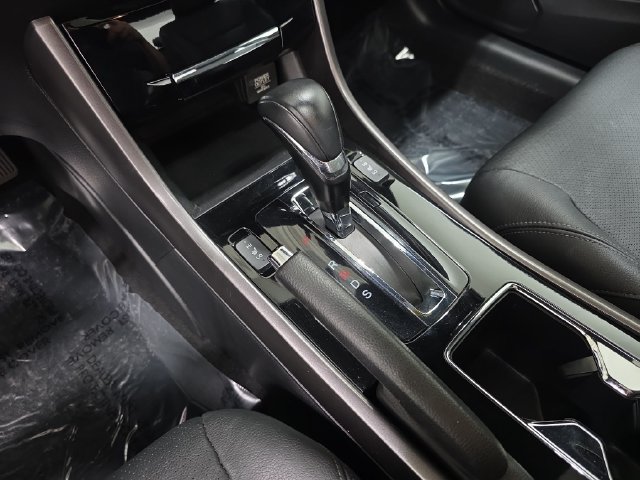 Used 2017 Honda Accord Touring image 25
