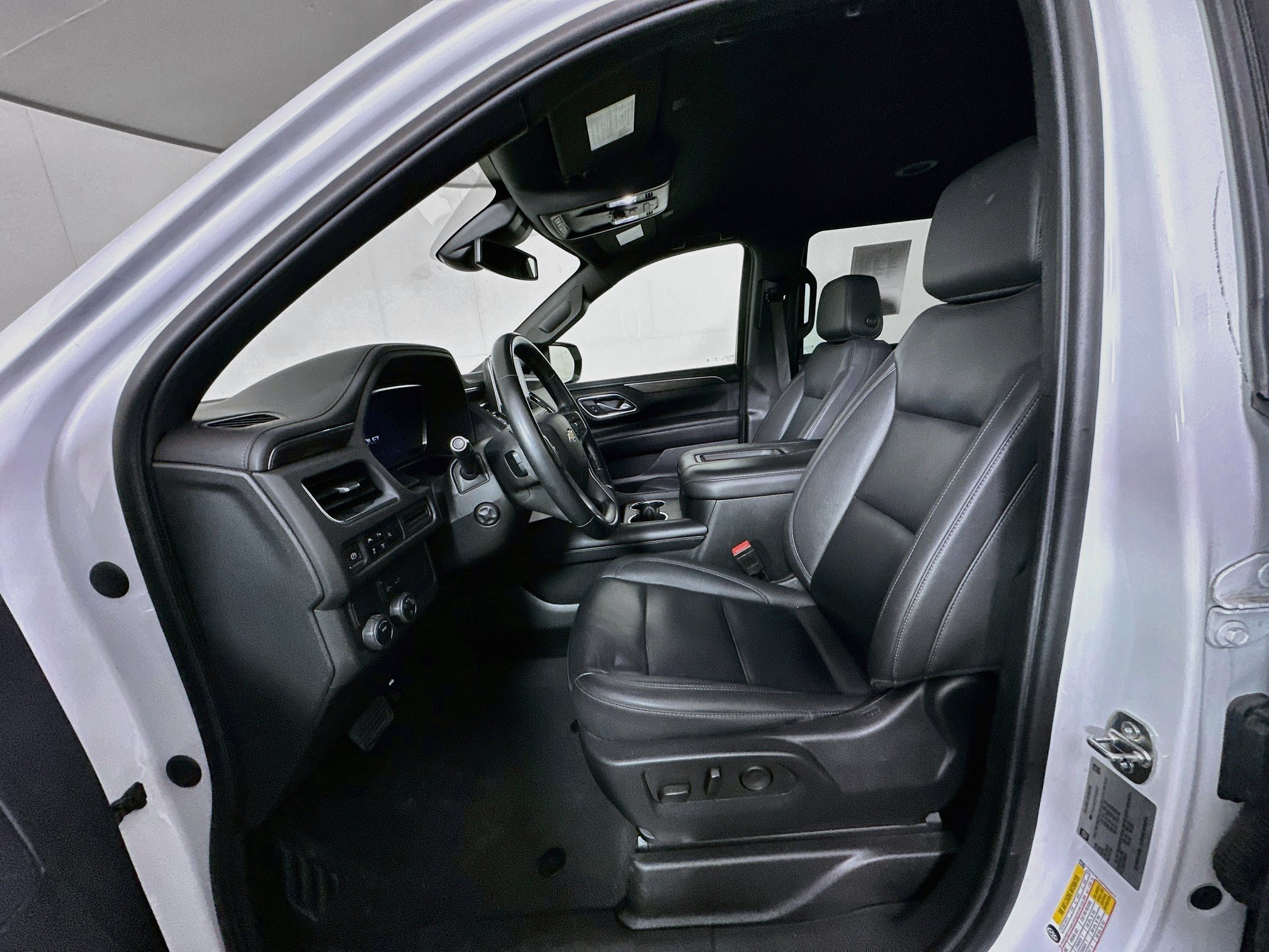 Used 2023 Chevrolet Tahoe LT w/ Luxury Package RWD image 13