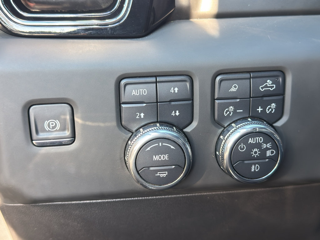 Used 2025 GMC Sierra 1500 AT4 AWD/4WD image 13