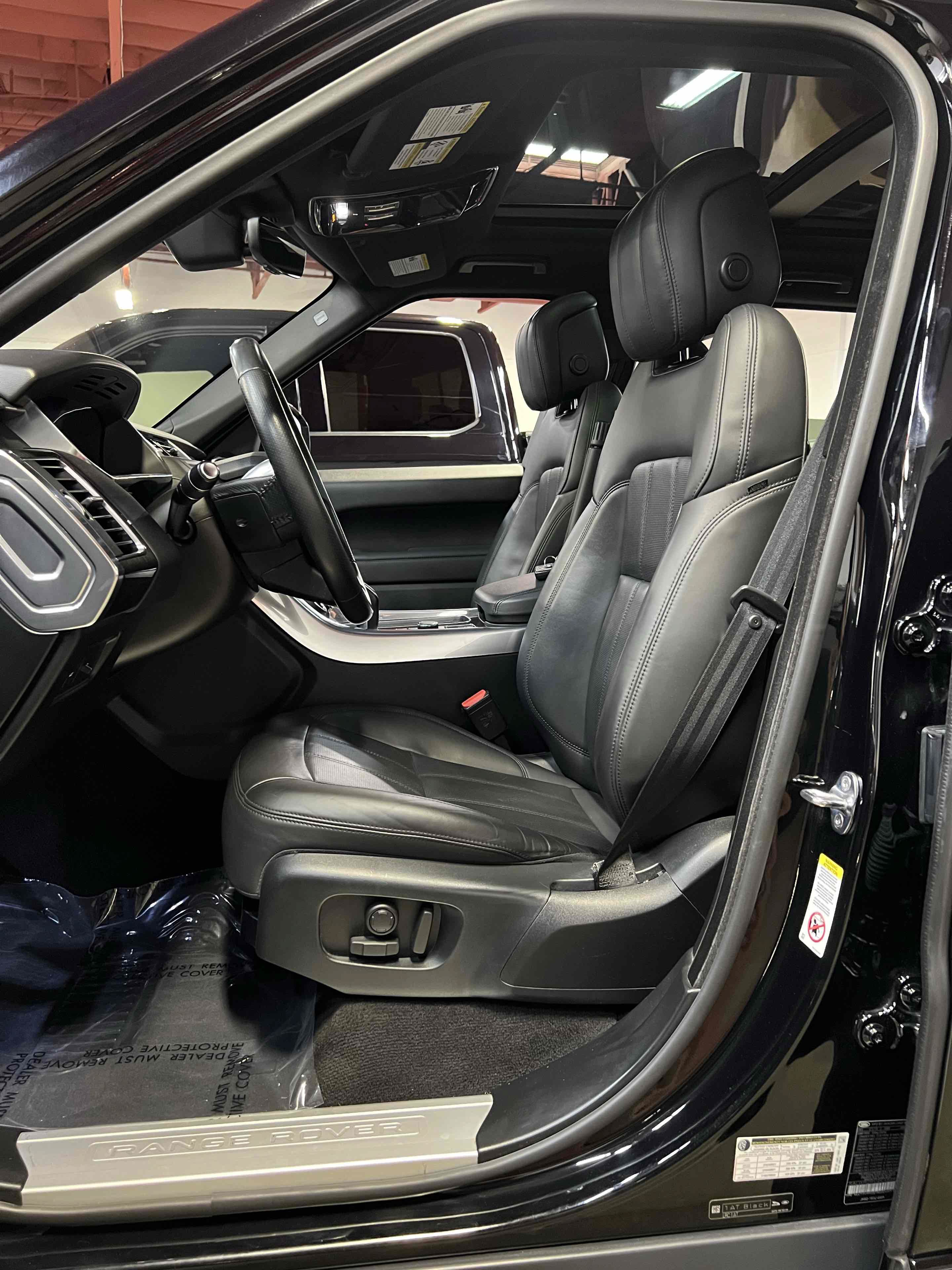 Used 2019 Land Rover Range Rover Sport HSE AWD/4WD image 34