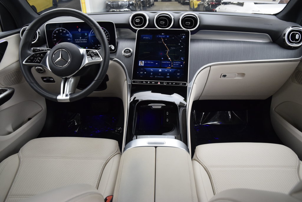 Certified 2025 Mercedes-Benz GLC 350e 4MATIC image 19