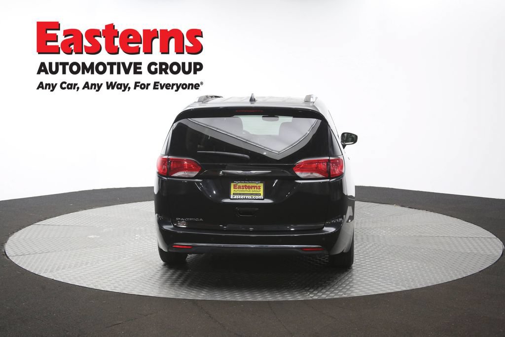 Used 2019 Chrysler Pacifica Touring-L FWD image 36