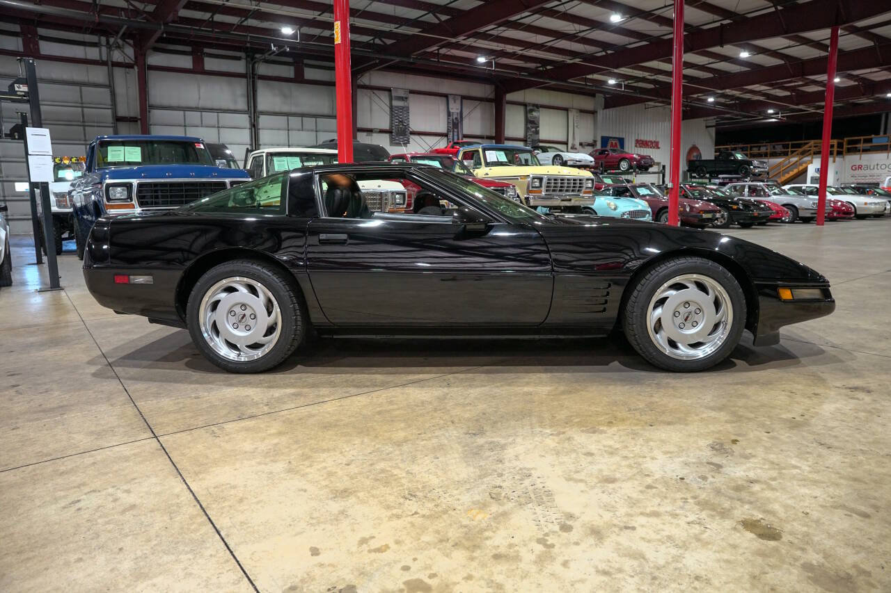 Used 1991 Chevrolet Corvette Coupe RWD image 10